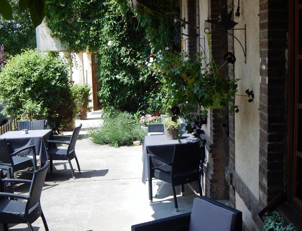 Hotel Restaurant Le Cygne Conches-en-Ouche Ngoại thất bức ảnh