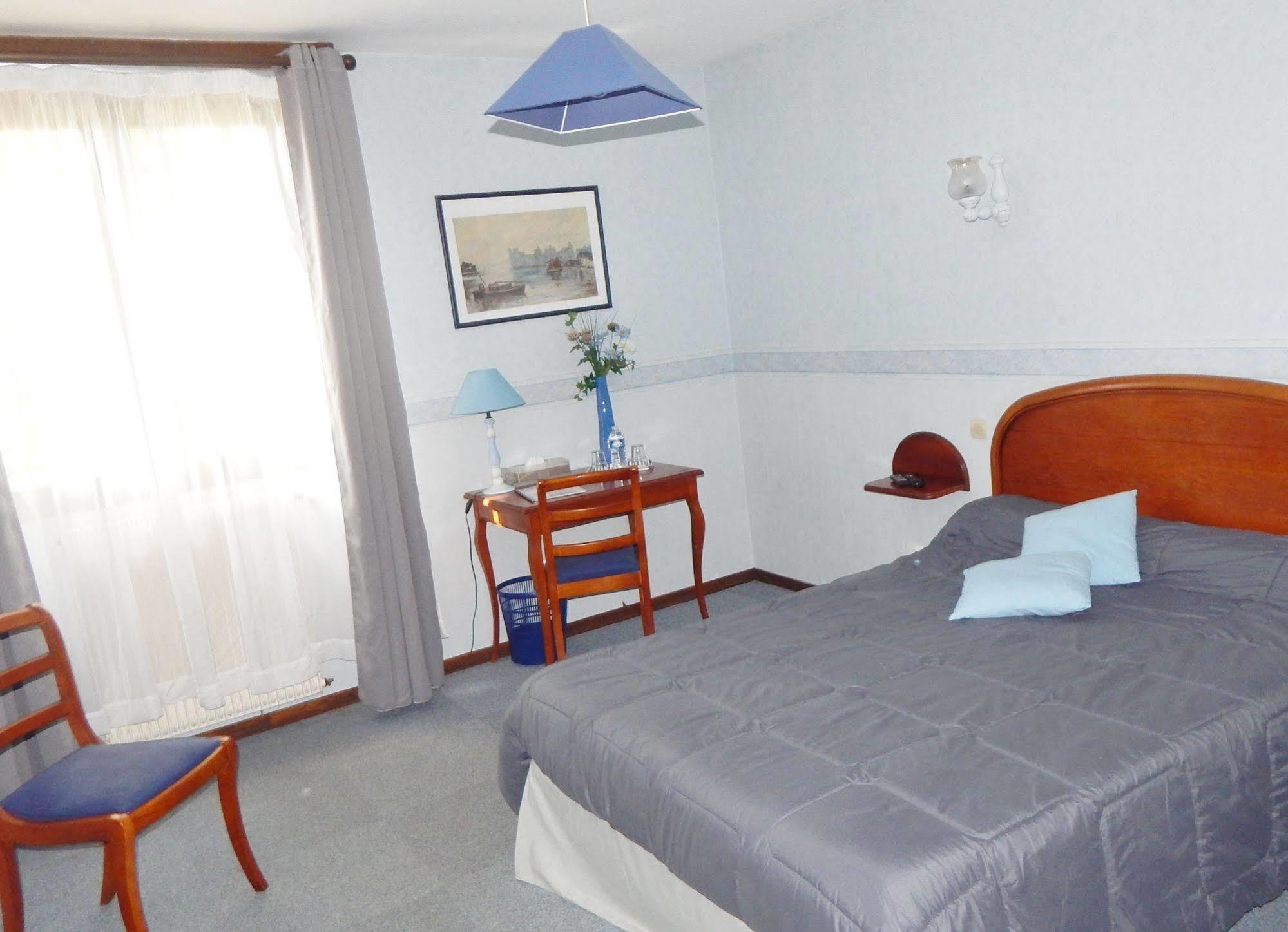 Hotel Restaurant Le Cygne Conches-en-Ouche Ngoại thất bức ảnh